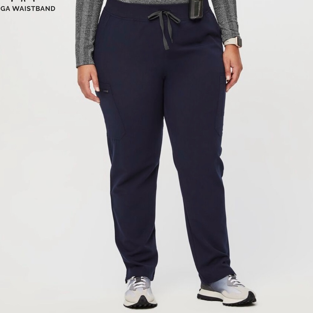 Figs 2XL Yola skinny pants scrub bottom in navy blue